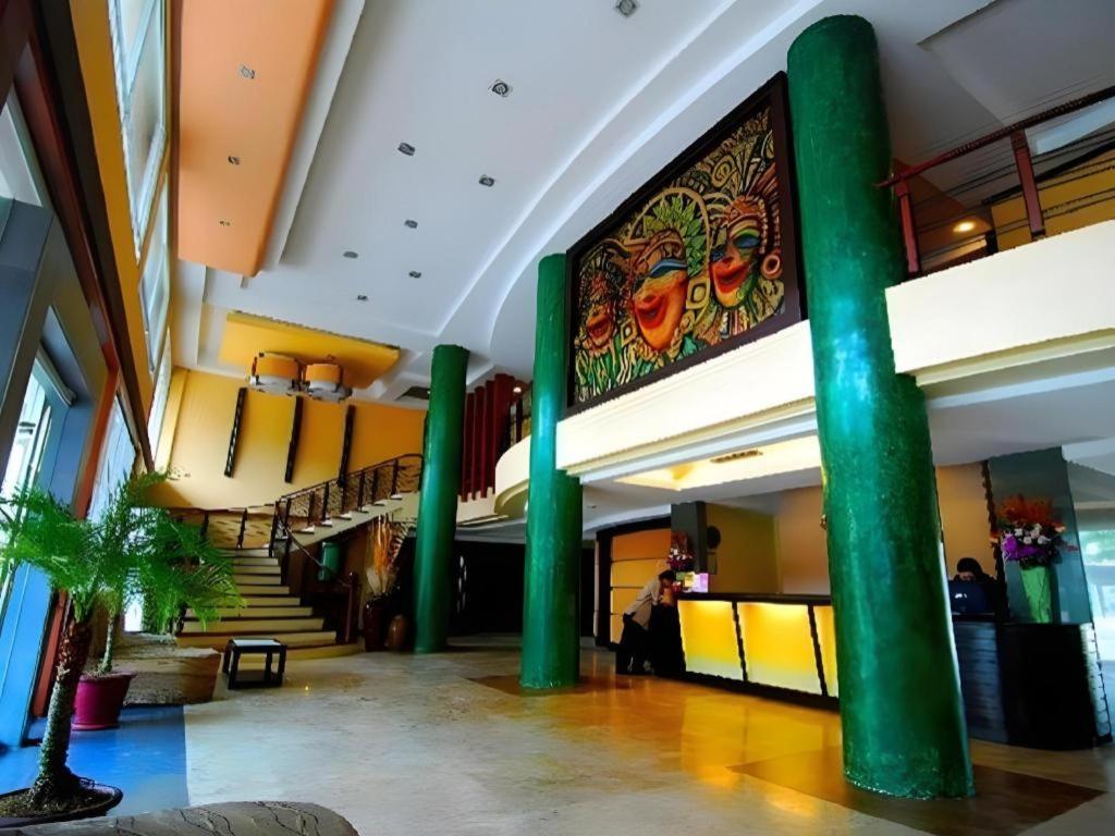 Mo2 Westown Hotel San Juan Bacolod Exterior foto